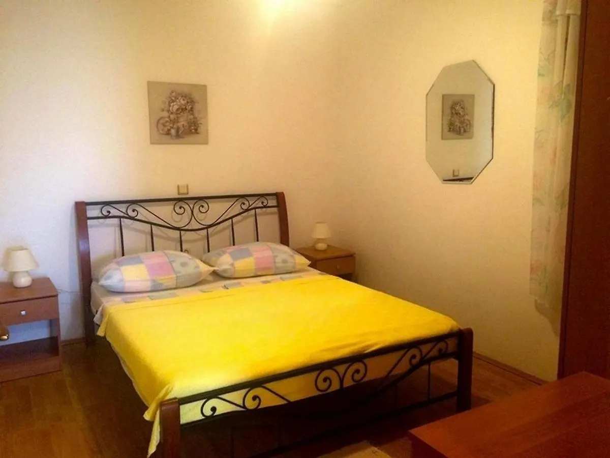 Apartments With A Parking Space Lopar, Rab - 21808