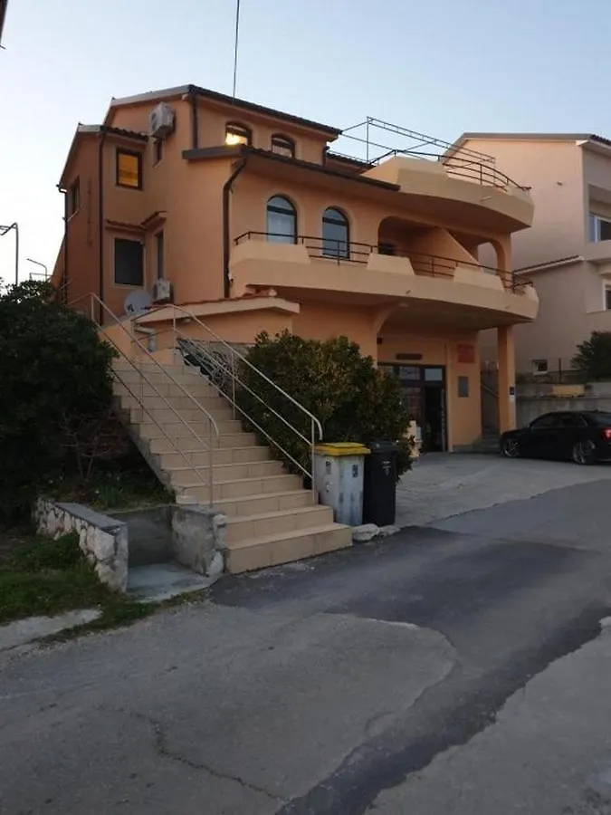 Apartments With A Parking Space Lopar, Rab - 21808
