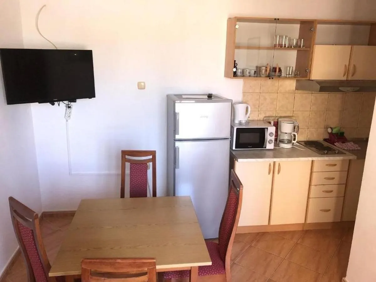 Apartments With A Parking Space Lopar, Rab - 21808
