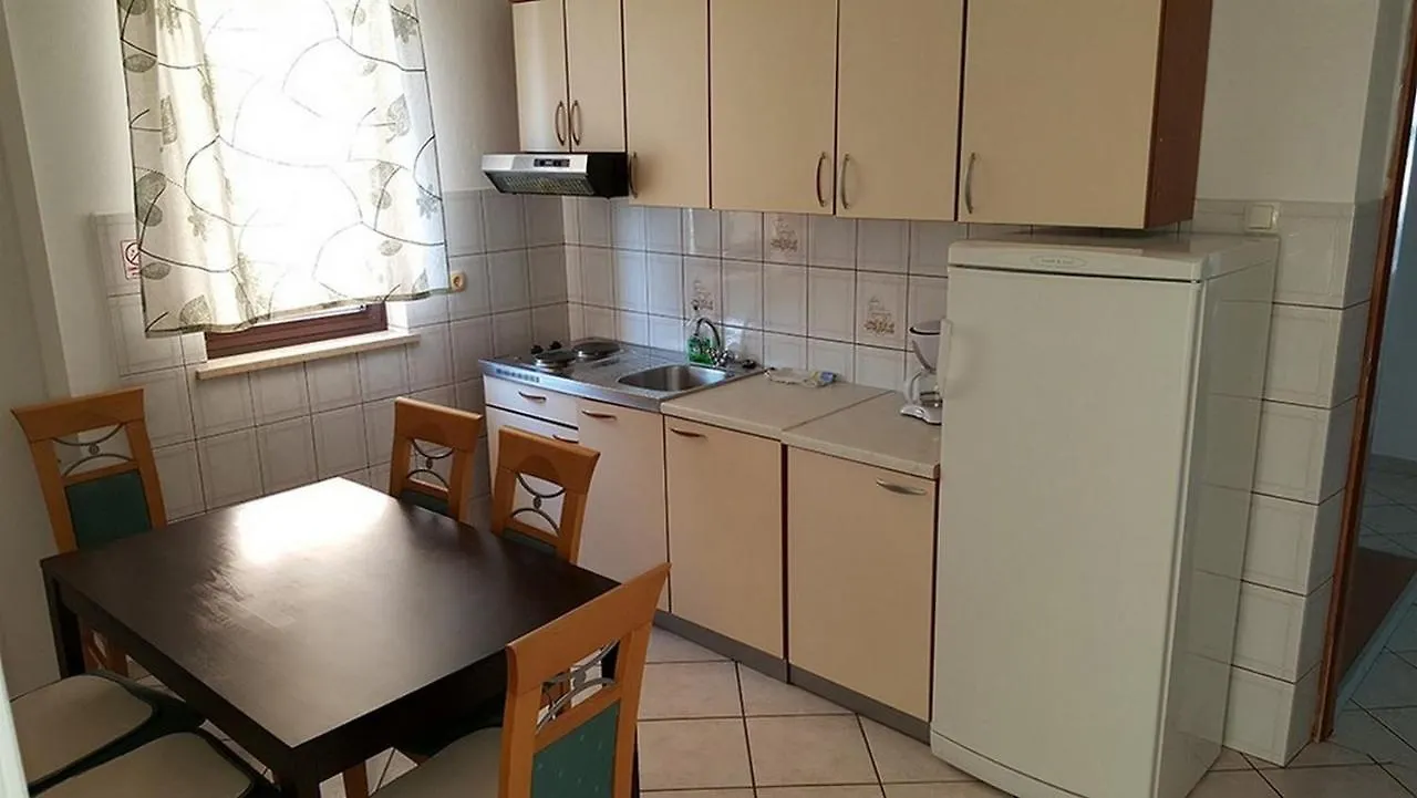 Apartments With A Parking Space Lopar, Rab - 21808
