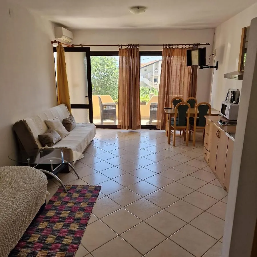 Apartments With A Parking Space Lopar, Rab - 21808