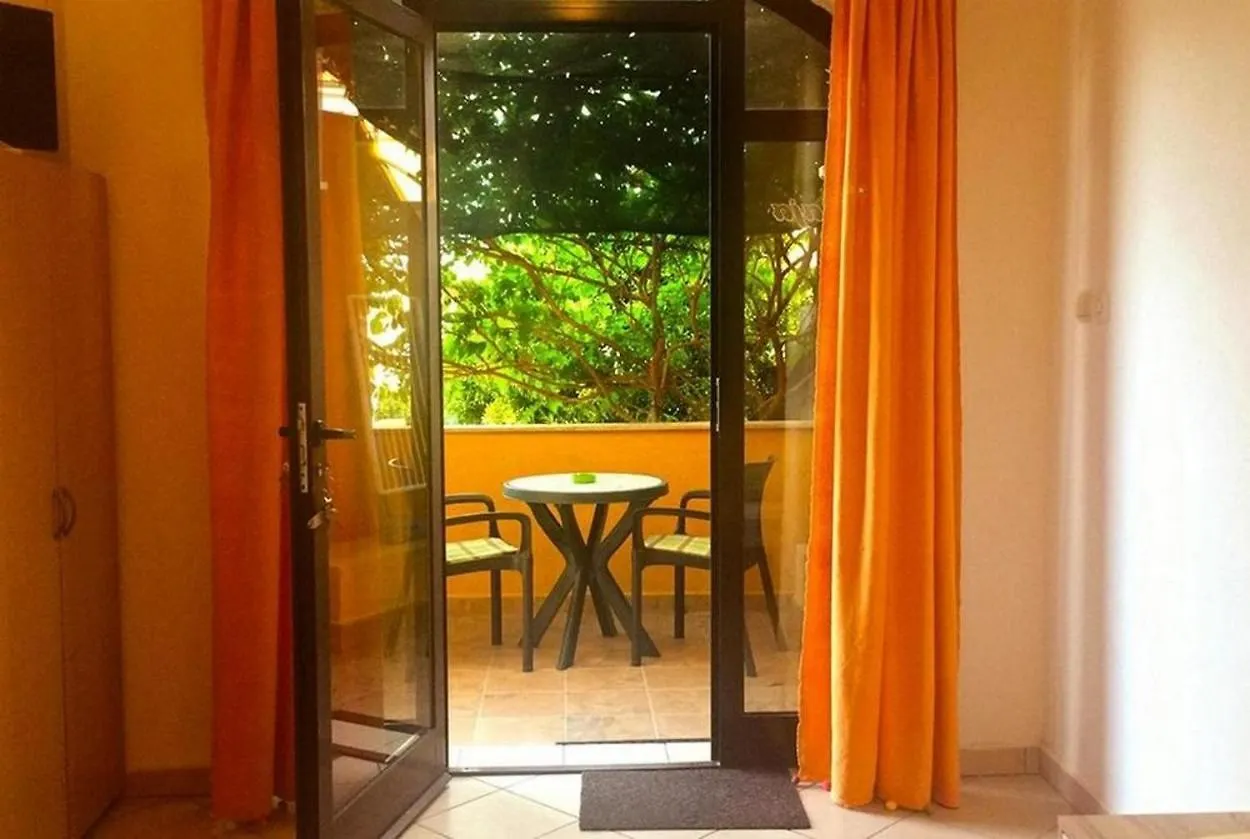 Apartments With A Parking Space Lopar, Rab - 21808