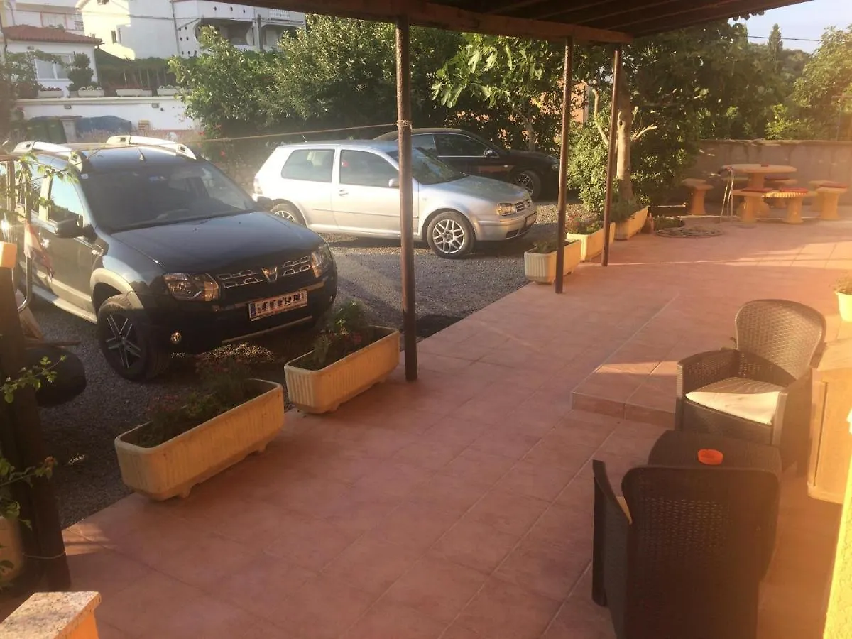 Apartments With A Parking Space Lopar, Rab - 21808
